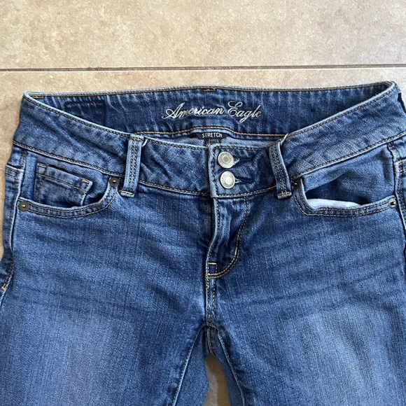 American Eagle Blue Denim Jeans Artist Size 2 Cropped Ankle Low Rise - Picture 2 of 5